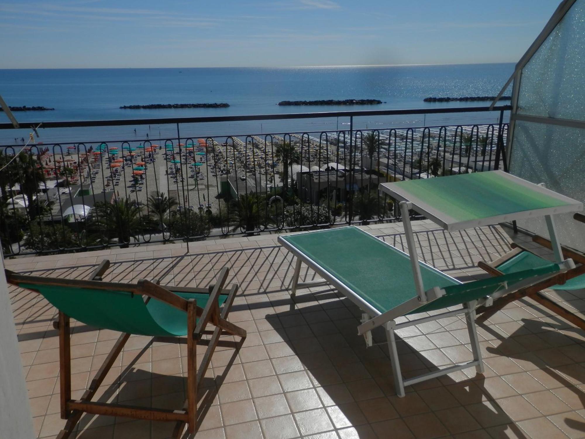B&B Attico Mare Сан-Бенедетто-дель-Тронто Экстерьер фото