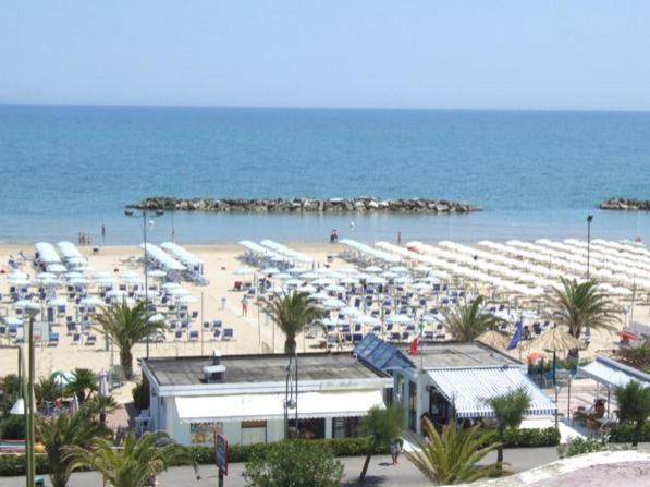 B&B Attico Mare Сан-Бенедетто-дель-Тронто Экстерьер фото