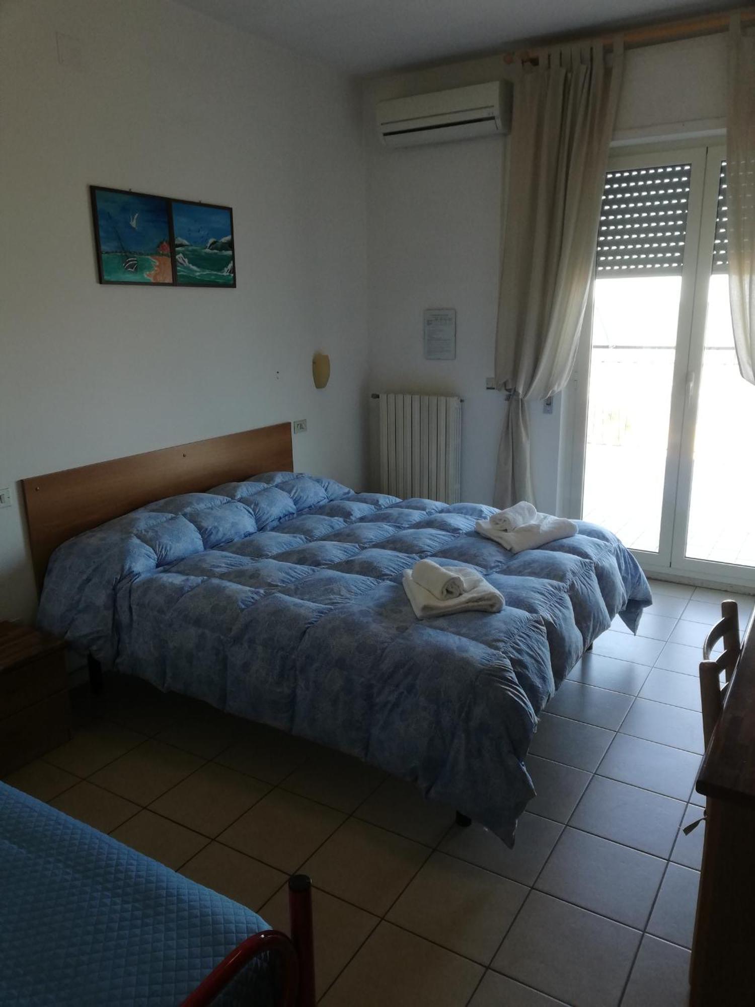 B&B Attico Mare Сан-Бенедетто-дель-Тронто Номер фото