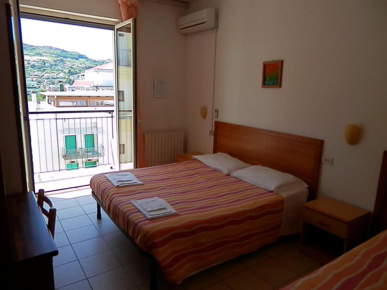 B&B Attico Mare Сан-Бенедетто-дель-Тронто Экстерьер фото